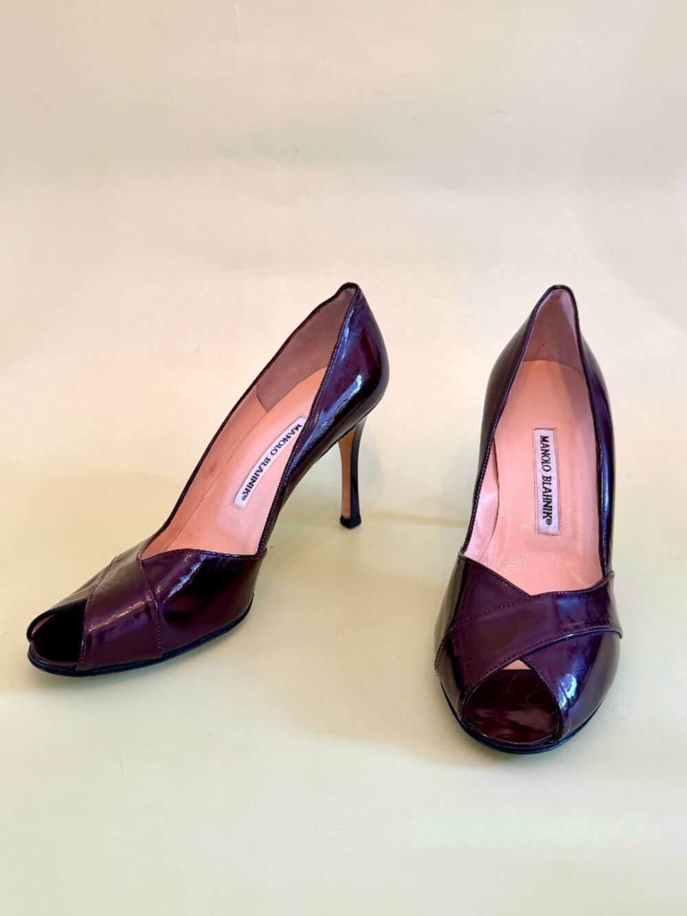 Manolo Blahnik Burgundy Patent Peep Toe Pumps 39.5 / 9